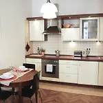 Zulu Apartments Old Town